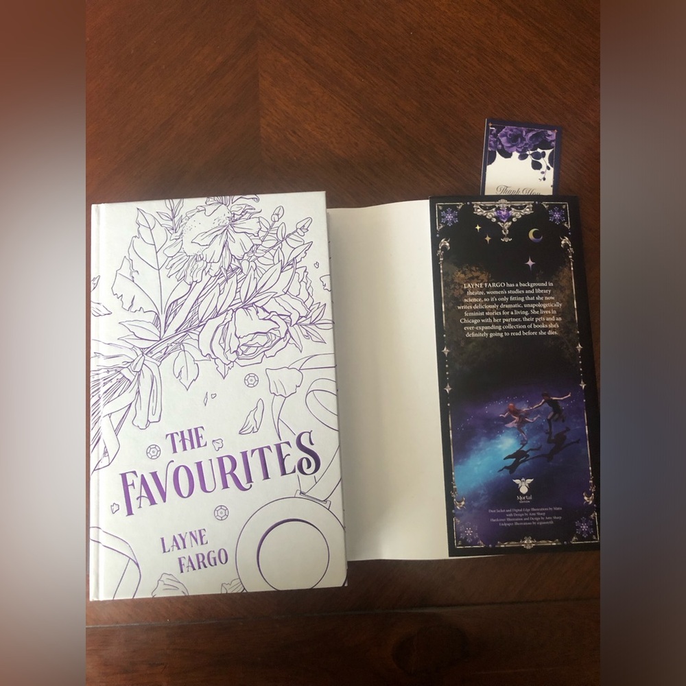 SIGNED Fairyloot Exclusive Edition THE FAVOURITES by Layne Fargo - Picture 6 of 8